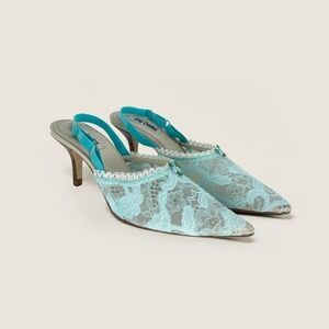 79. AMY CROOKES Mint lingerie sling-back Kitten Heel Blue Lace $480 Like New Sz